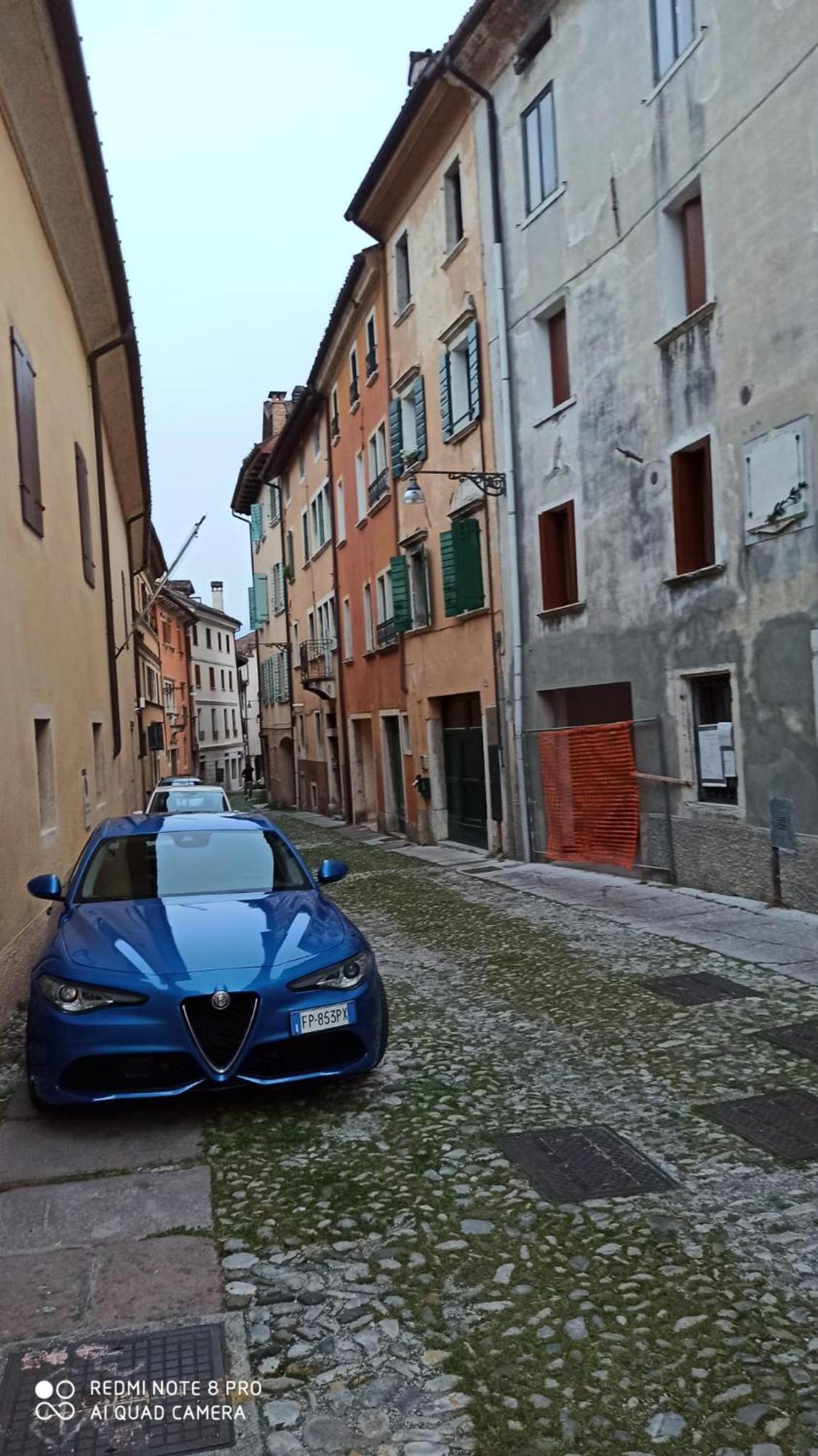 Il Vicolo_Carinissimo Appartamento In Centro Storico, Zona Giorno Mansardata Belluno Exterior foto